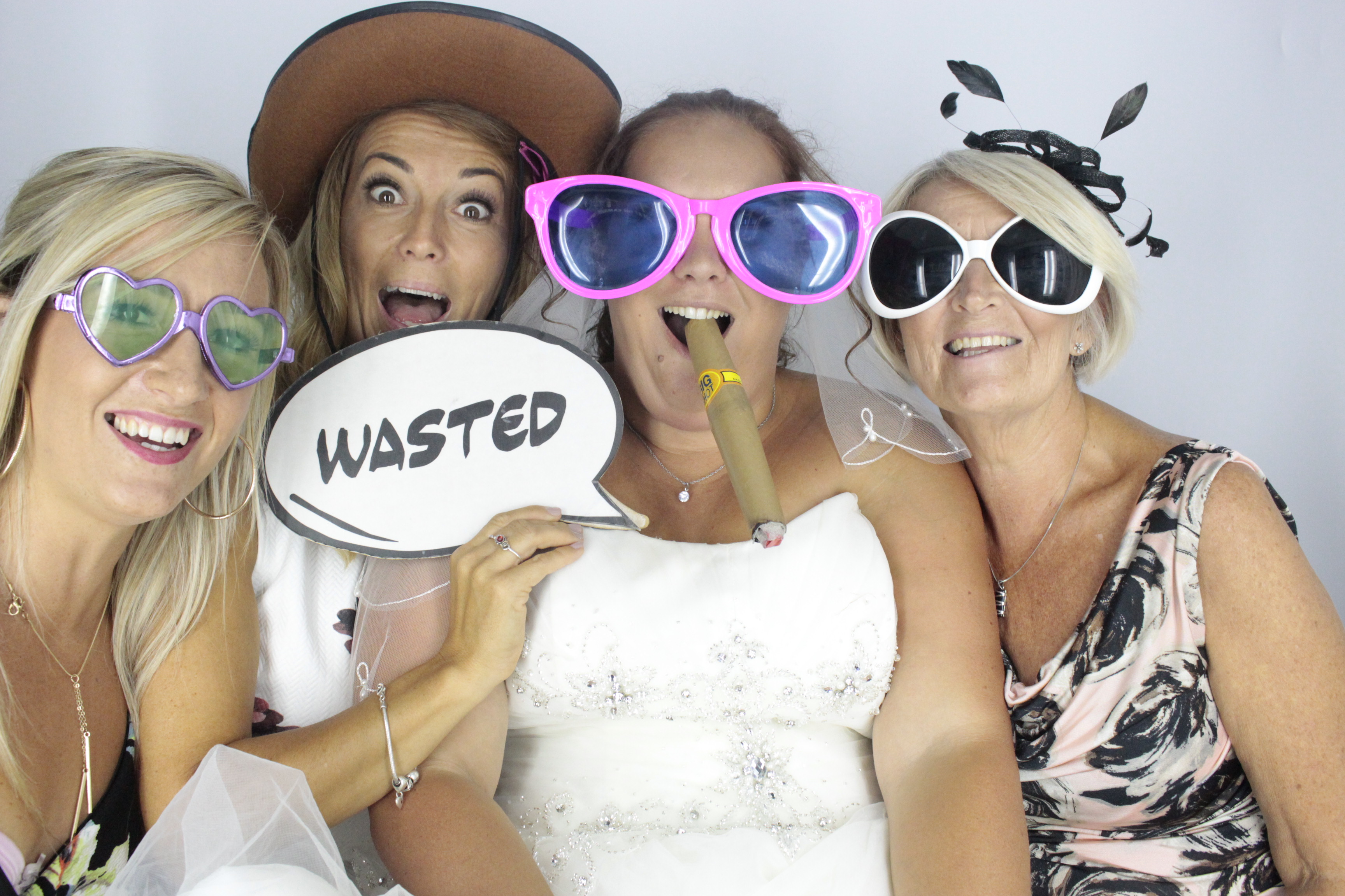  Heather & Daniel's Wedding | View more photos from the event at gallery.myphotoboothexperience.co.uk/u/MyPhotoBoothExperienceLtd/Heather-Daniels-Wedding